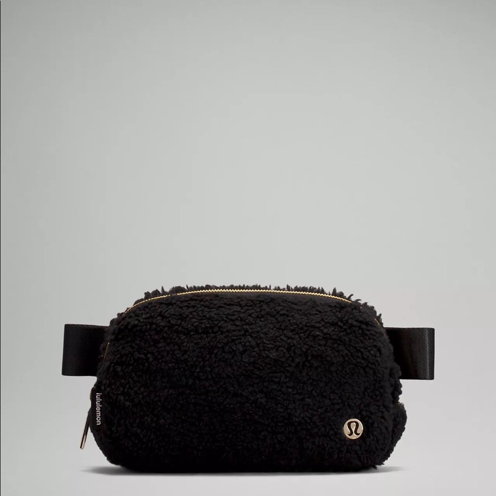 Lululemon Fleece Everywhere Bag